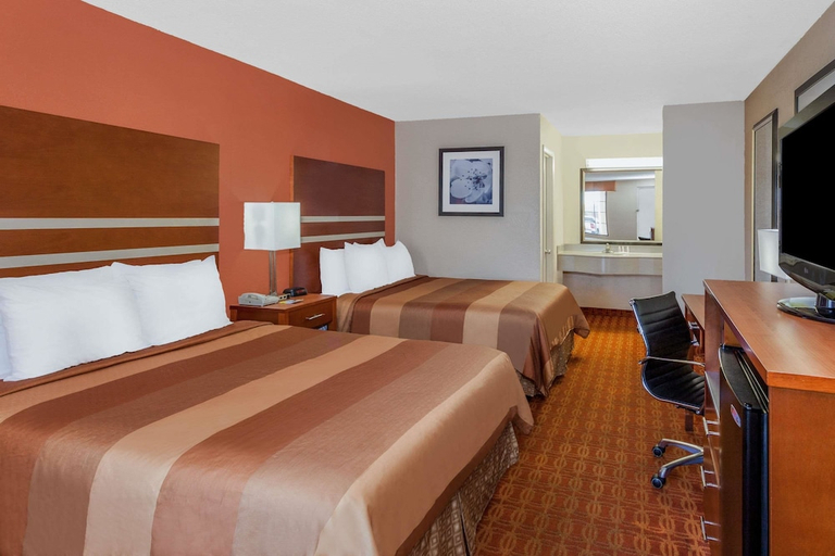 Bedroom 3, Days Inn by Wyndham Dalton, Whitfield
