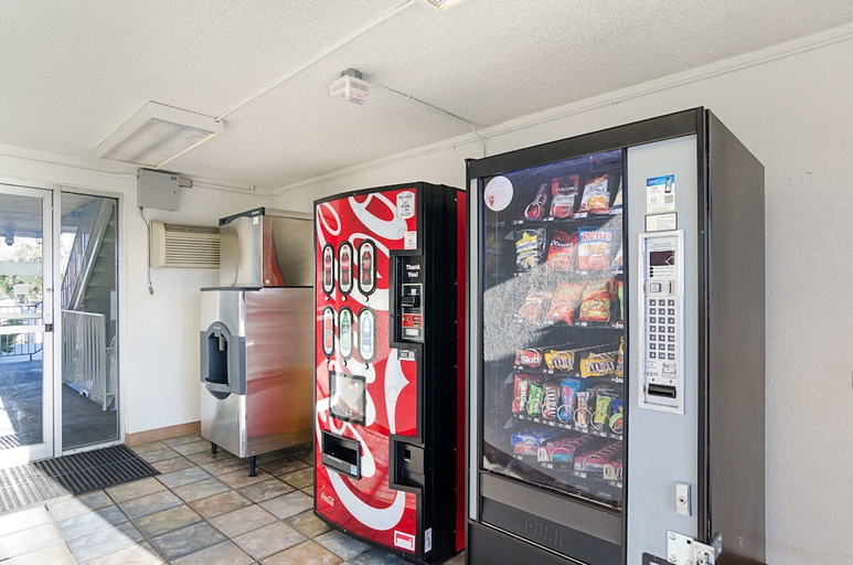Food & Drinks 4, Motel6 Denver, CO – Downtown, Denver