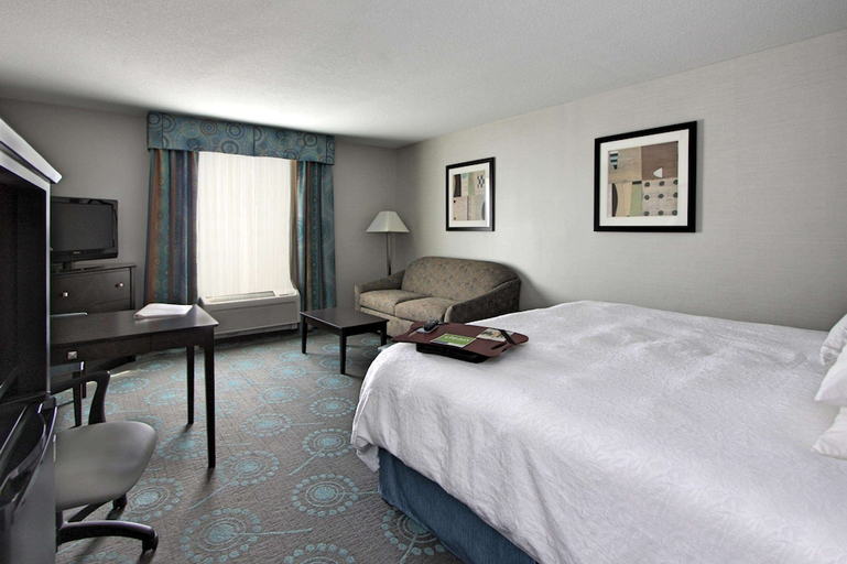 Bedroom 3, Hampton Inn Defiance, Defiance