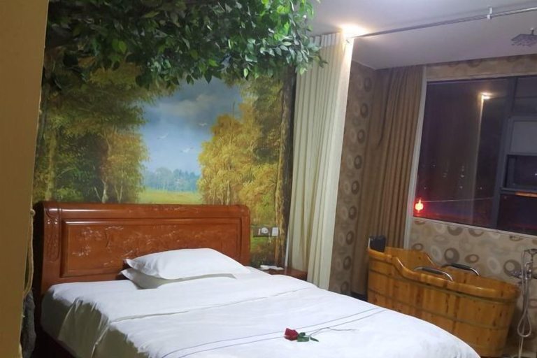 Bedroom 3, Yimengshu Hotel, Enshi Tujia and Miao