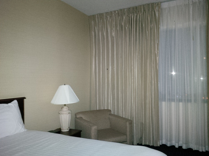 Bedroom 2, Maron Hotel And Suites, Fairfield