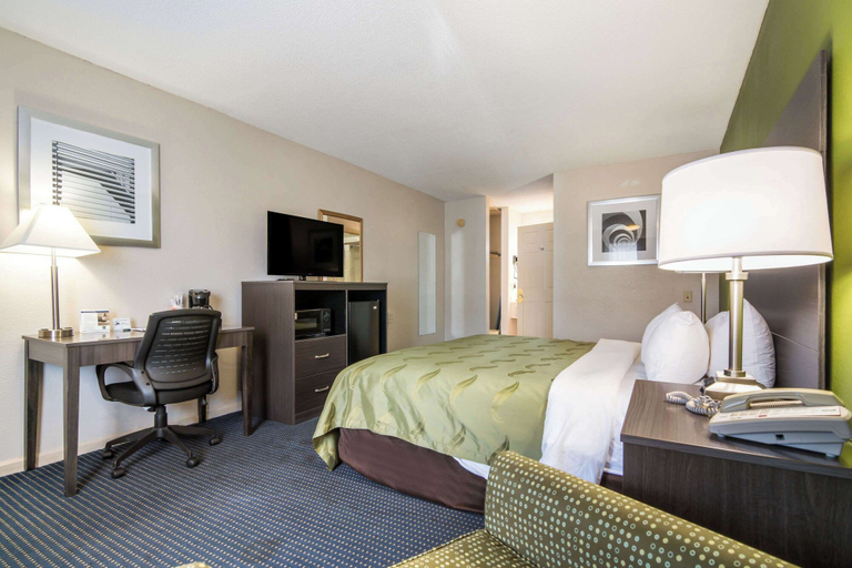 Bedroom 4, Quality Inn Little Creek, Virginia Beach