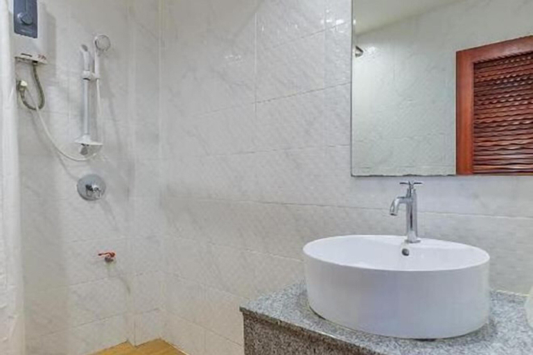 Bathroom 8