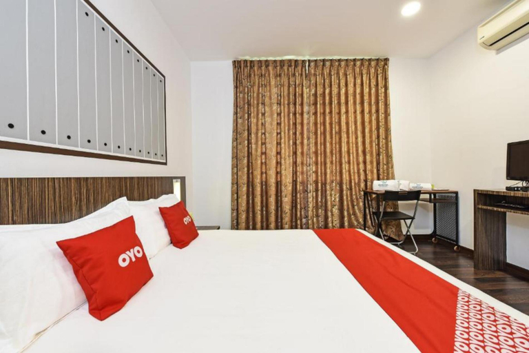 Others 5, 4S Hotel, Muar