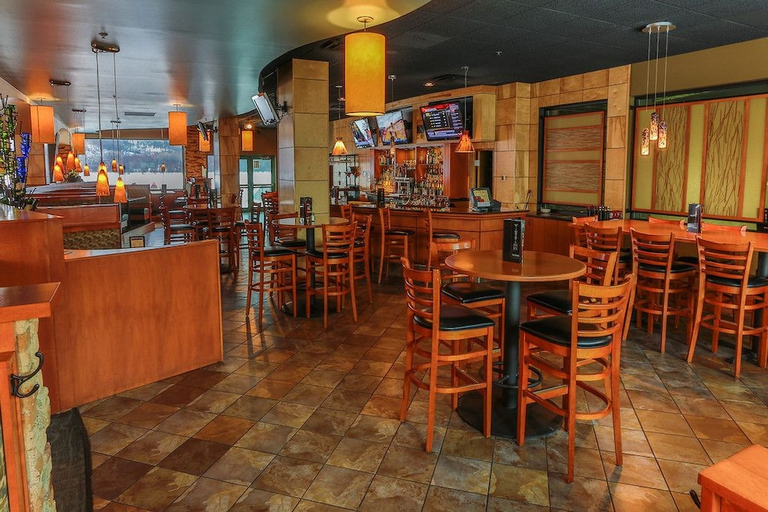 Food & Drinks 5, Grand Harbor Resort, Dubuque