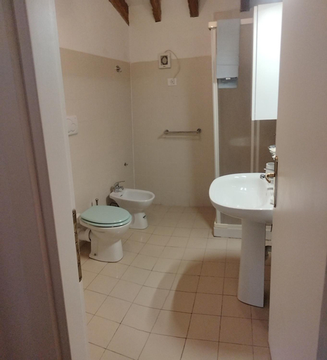 Bedroom, Casa dell'Arco Civico 35, Genova