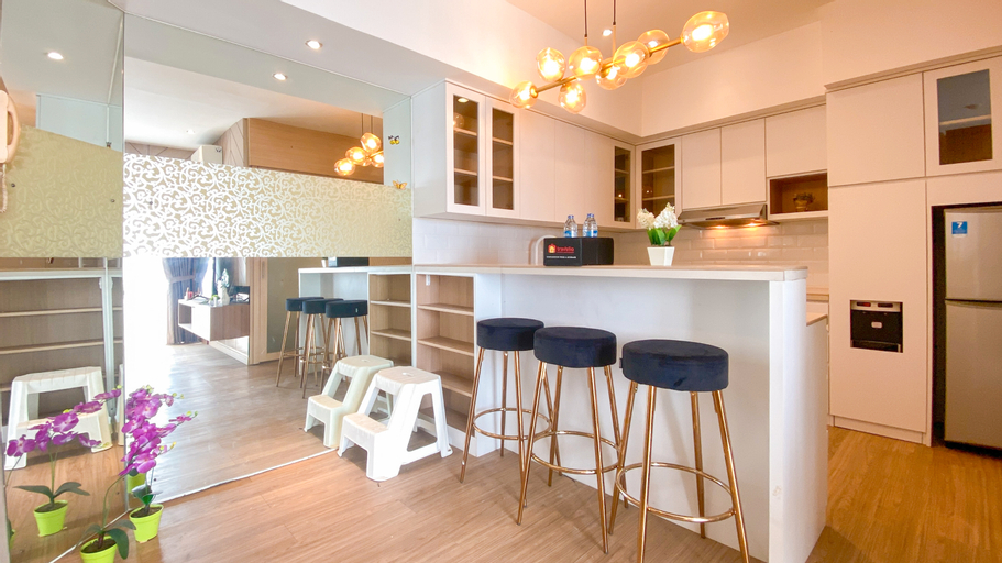 Dining Room 11