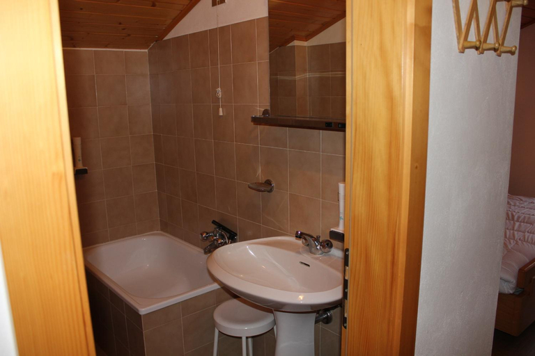 Bathroom 5, Hotel Mignon, Trento