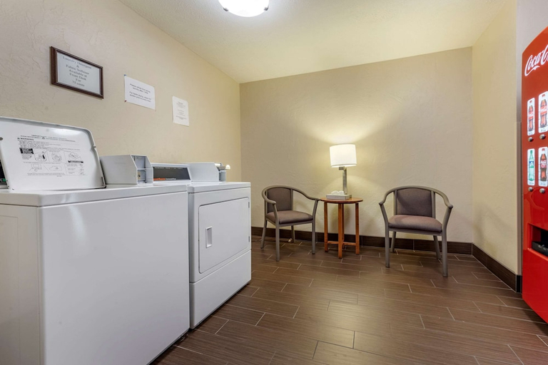 Others 5, Quality Inn Dover, Tuscarawas