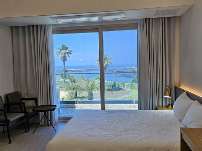Bedroom 26