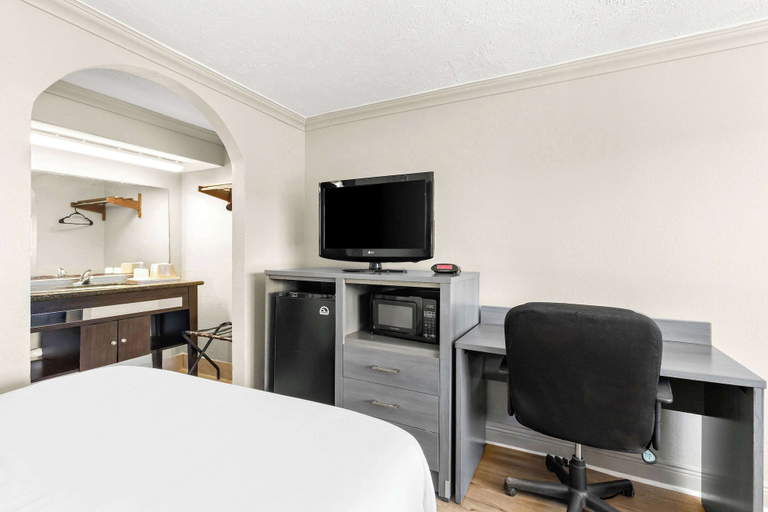 Bedroom 3, Econo Lodge Galveston Seawall, Galveston