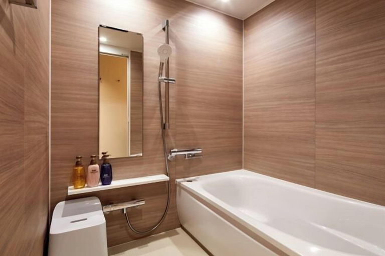 Bathroom 23