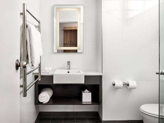 Bathroom 14