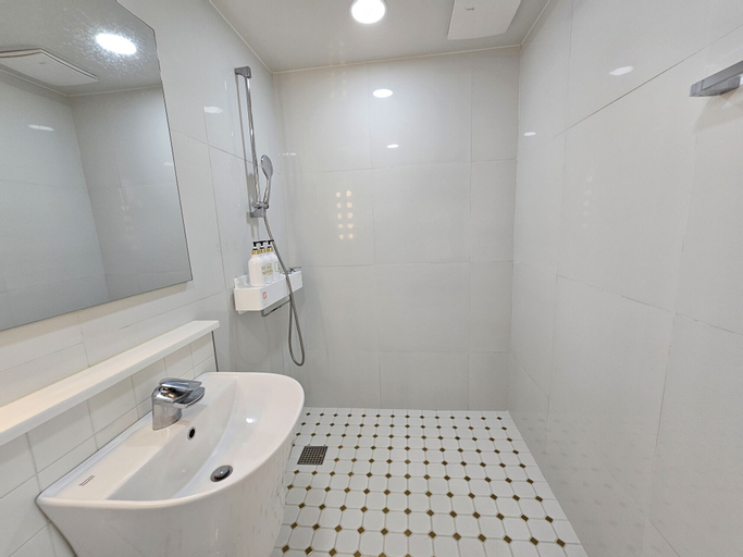 Bathroom 5