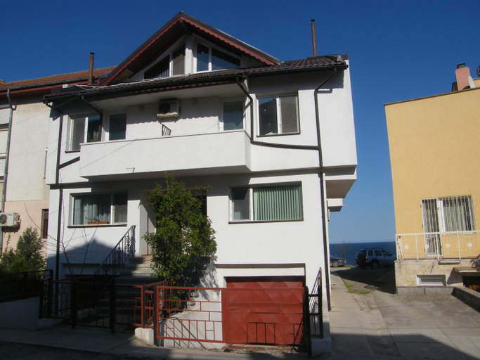Others 4, Vila Lucian, Agigea