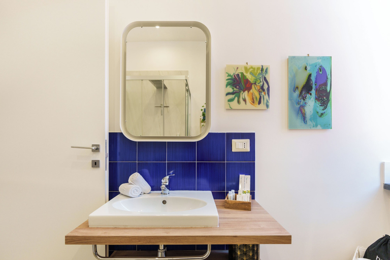 Bathroom 5, It's Room Naples, Napoli