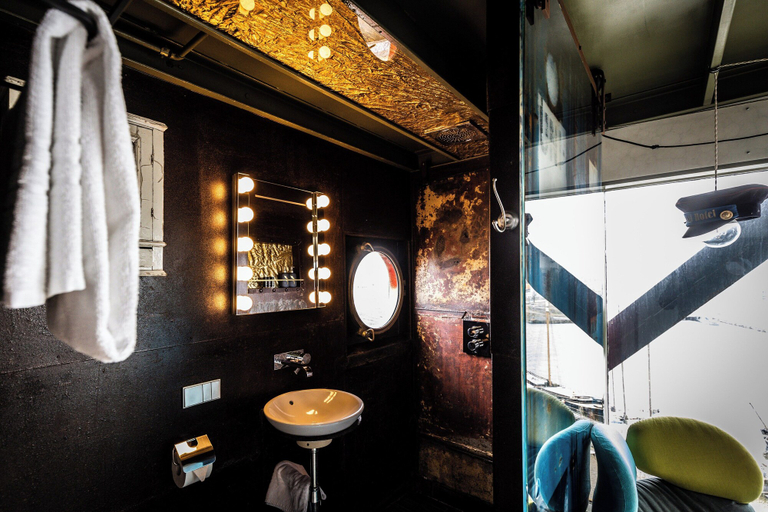 Bathroom 5, Crane Hotel Faralda Amsterdam, Amsterdam