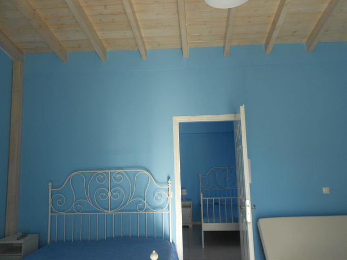 4, Blue White House, Ionian Islands