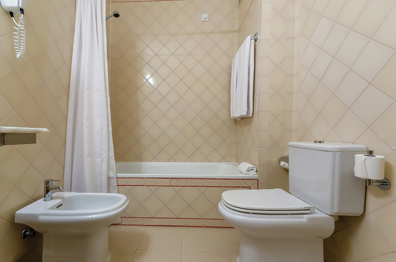 Bathroom 4, TURIM Estrela do Vau Hotel, Portimão