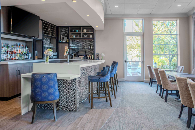 Food & Drinks 5, Hilton Garden Inn Freeport Downtown, Cumberland