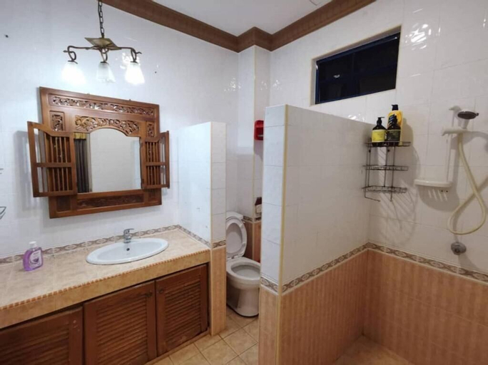 Bathroom 3