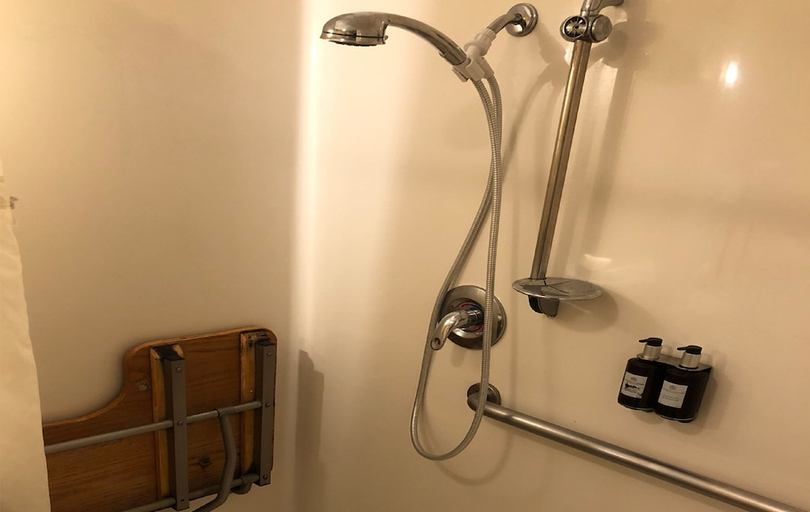 Bathroom 4, Marin Suites Hotel, Marin