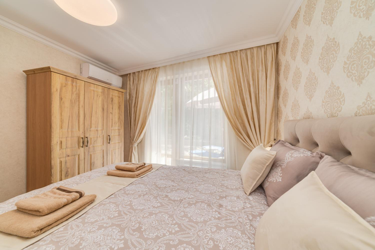 Bedroom 2, Deluxe and Central Garden Apartment, Varna