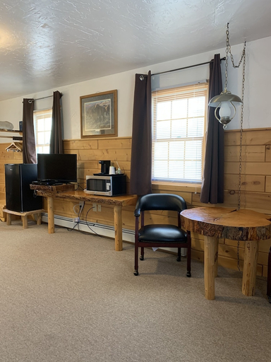 Others 4, Chinook Winds Motel, Fremont