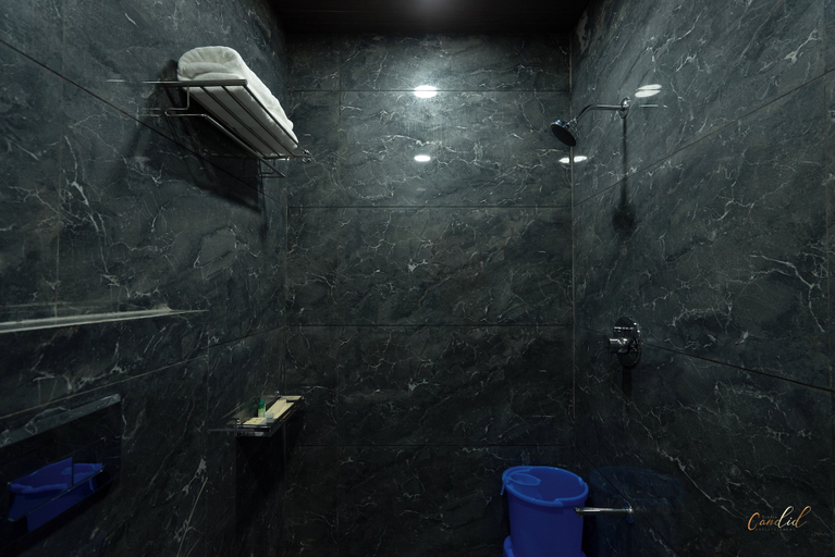 Bathroom 3, Daksh Eden Greenz -A Luxury Resort, Junagadh