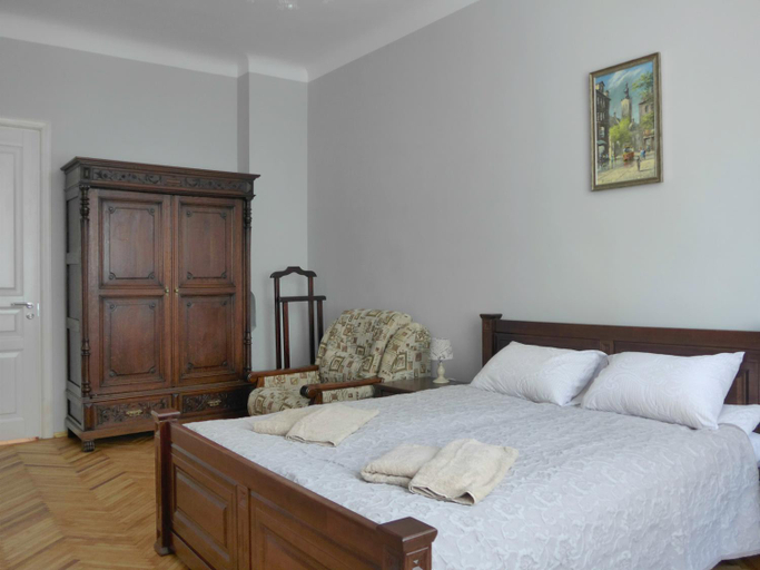 5, Kurnakh Apartment, L'vivs'ka