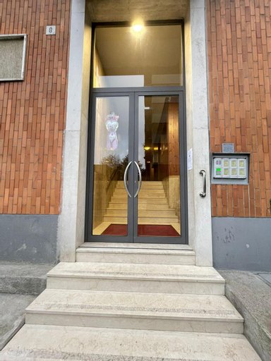 Exterior 13