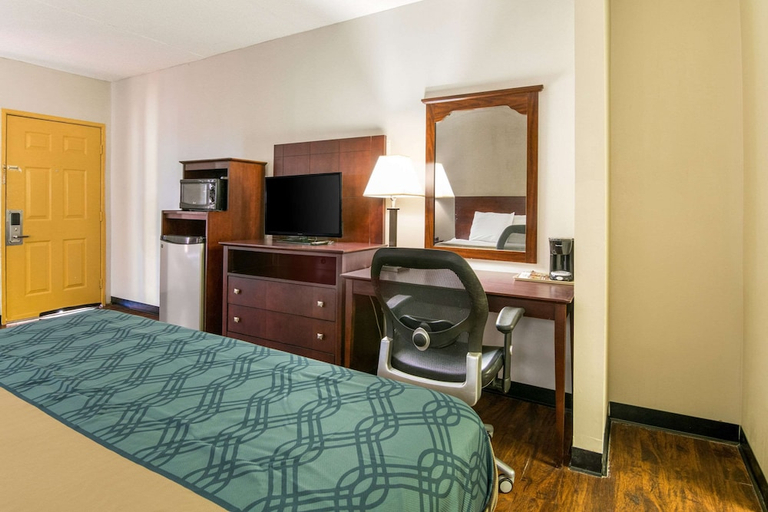Bedroom 2, Econo Lodge Conyers GA, Rockdale