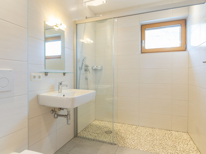 Bathroom 3, Chalet in Neukirchen near Ski Slopes, Zell am See