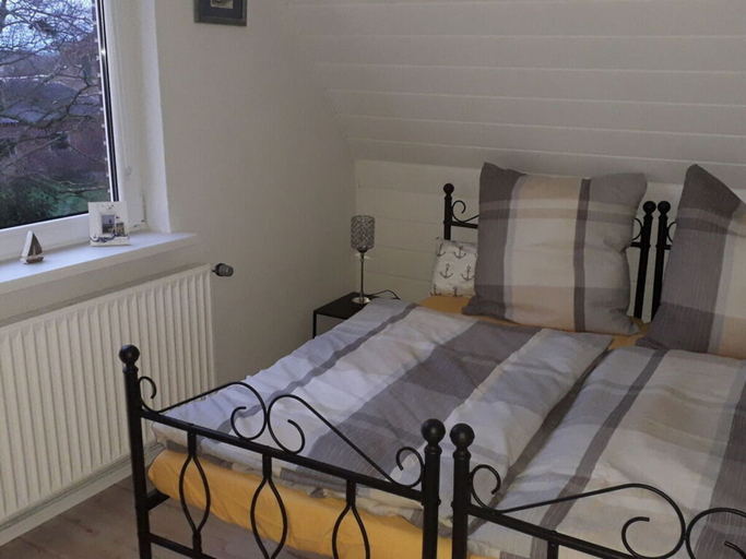 Bedroom 5, Country House Country Idyll With Garden, Aurich