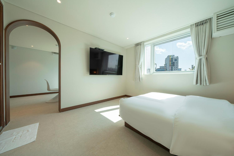 Bedroom 3, TimeTerminal Hotel Daejeon 1st by Anook, Dong