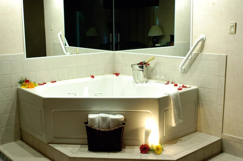 Bathroom 4, Best Western Plus Steeplegate Inn, Scott