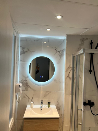 Bathroom 4, Hôtel Lebron, Paris