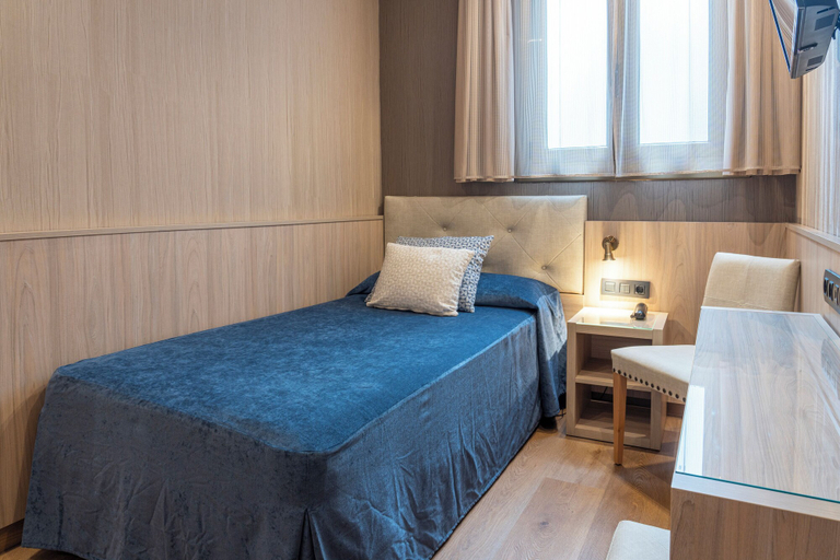 Bedroom 3, Rialto, Barcelona