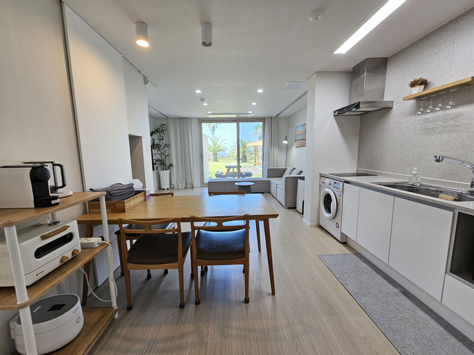 Dining Room 9