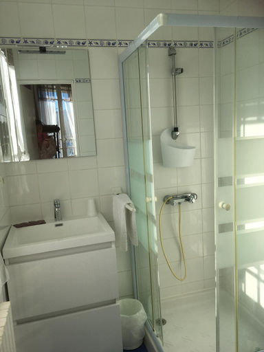 Bathroom 5, Le Narval, Vendée