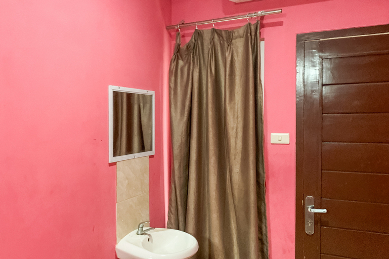 Bathroom 4