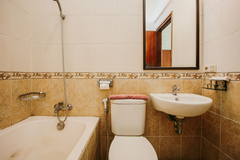 Bathroom 14