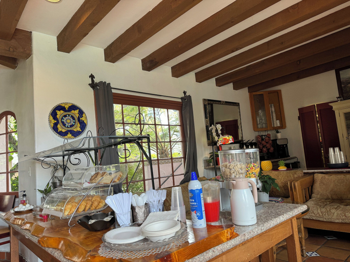 Food & Drinks 5, Tide Pool Villas, Santa Barbara