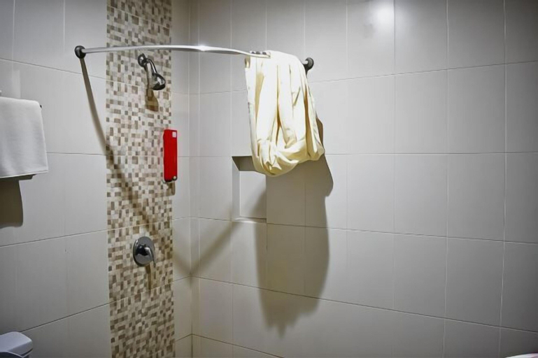 Bathroom 4