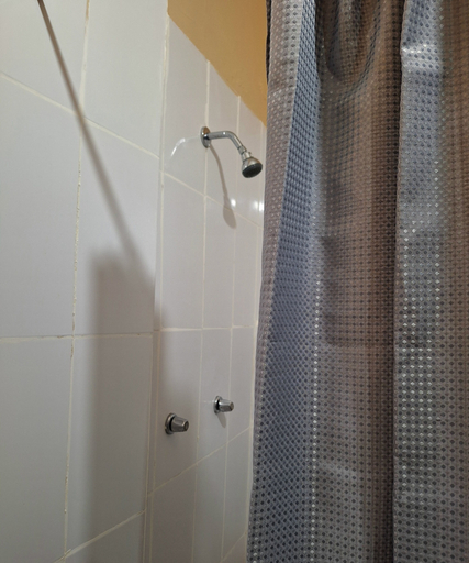 Bathroom 3, Travel House, Quito