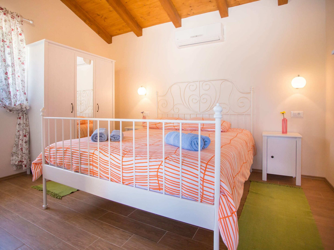 Bedroom 3, Villa in Medvidici With Pool Near Porec Beach, Sveti Lovreč