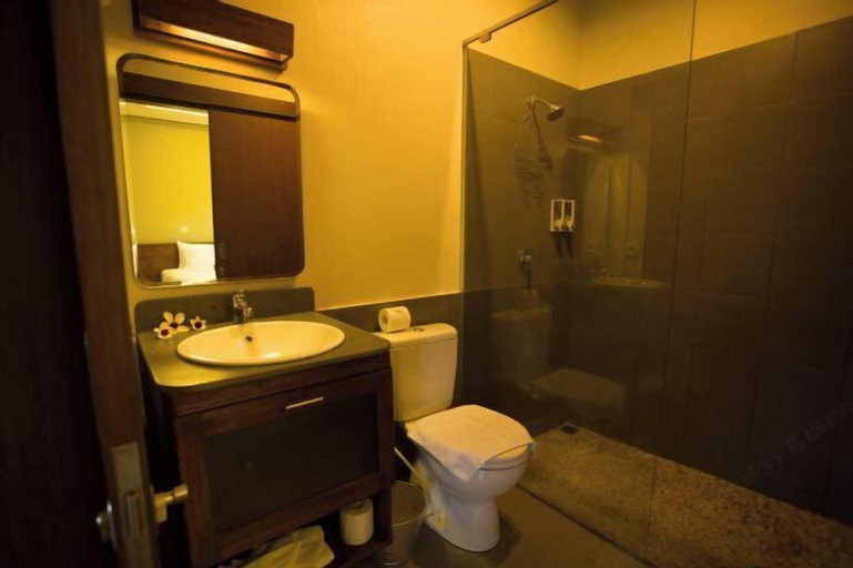 Bathroom 25