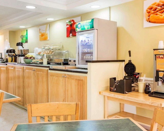 Food & Drinks 4, Quality Inn Dalton Central, Whitfield