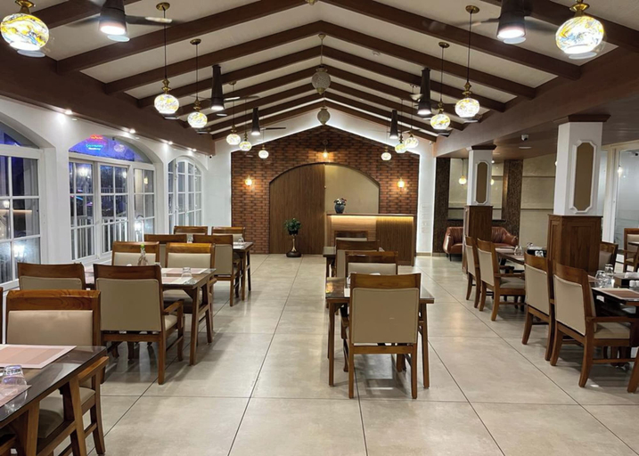 Food & Drinks 4, British County Resort, Idukki