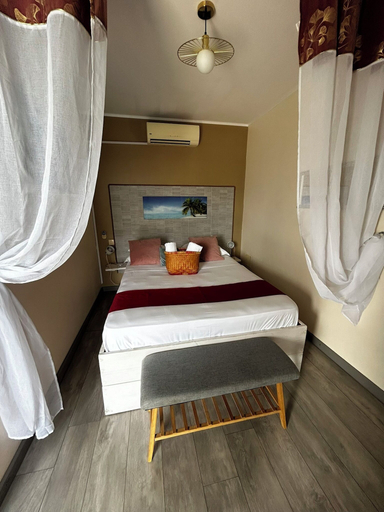 Bedroom 3, Hôtel le Soleil Couchant, Saint-Pierre